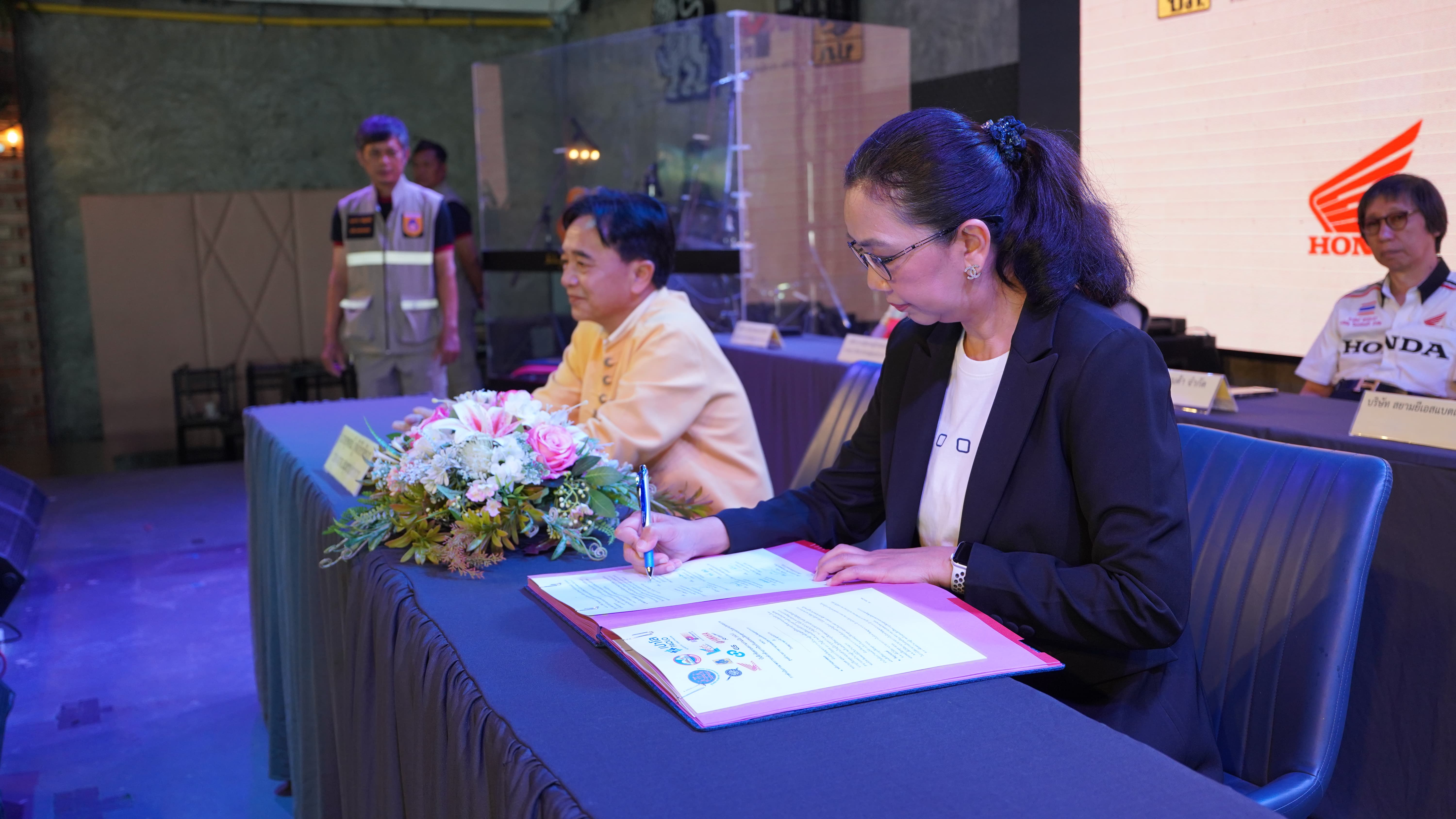 โรงพยาบาลเปาโล สมุทรปราการ ร่วมลงนาม MOU กับรองผู้ว่าราชการจังหวัดสมุทรปราการ เพื่อสนับสนุนมาตรการป้องกันและลดอุบัติเหตุทางถนน