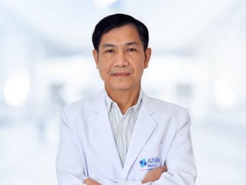 รศ.ทพ. วัลลภ ภูวพานิช