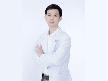 นายแพทย์ณัฐวุฒิ สุมาลัย