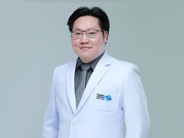 นพ.ธนเดช วงศ์จากุร